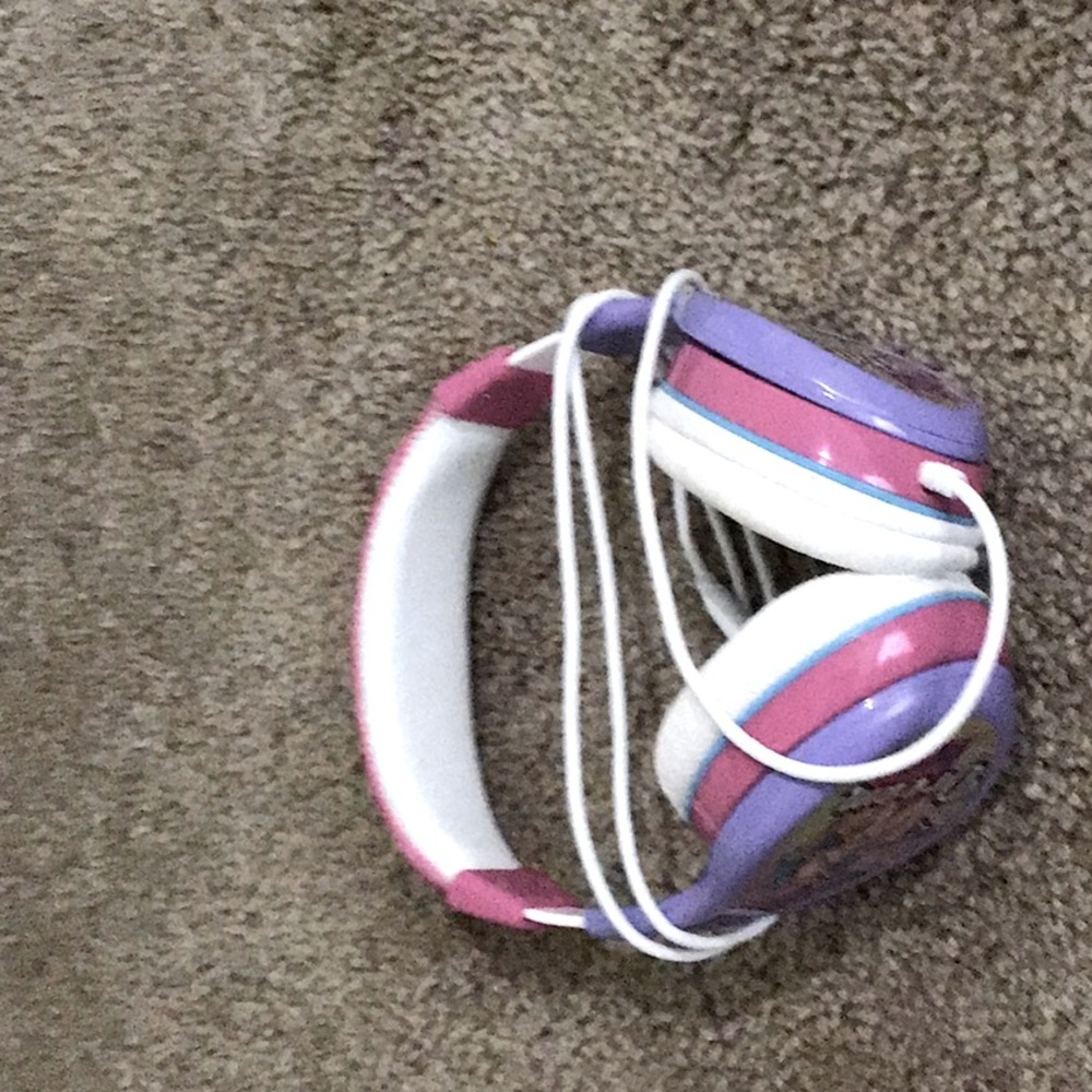 JoJo Siwa headphones